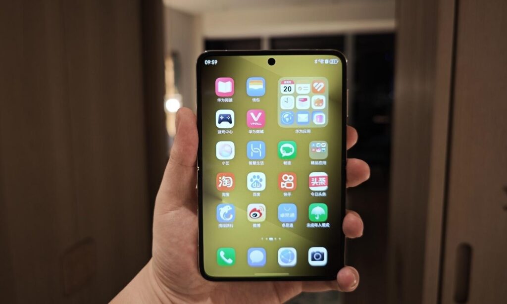 Huawei Pura X: The Foldable Phone That Rethinks Smartphone Design