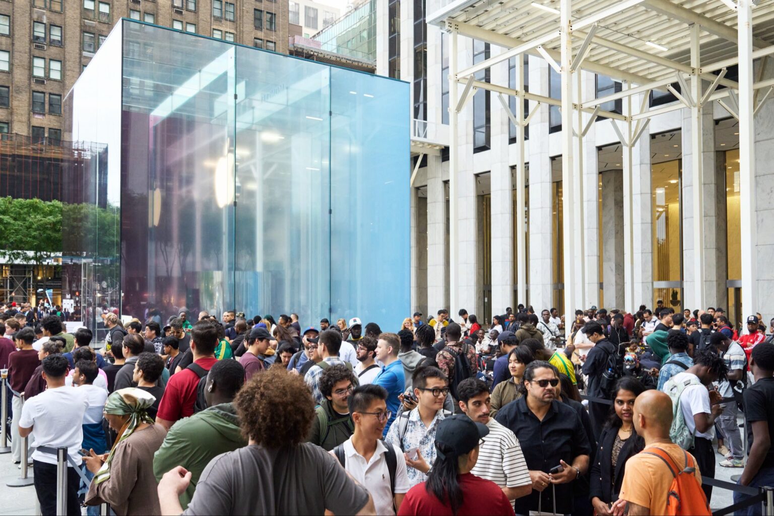 iPhone 18 Pro Launch Draws Global Crowds as Apple Brings Variable Aperture to the iPhone